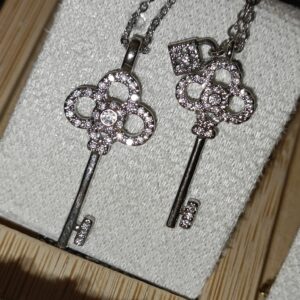 Collar Llave plateada