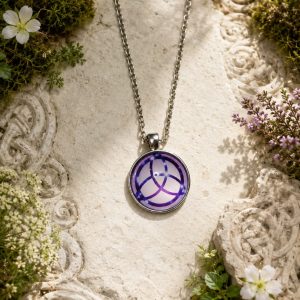 Collar Triqueta morada