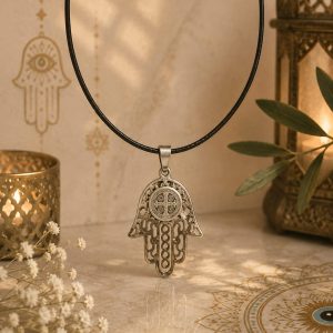 Collar Mano de Fátima con San Benito