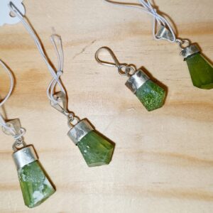 Colgante peridoto o punta de olivino