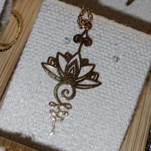 Collar Loto dorado