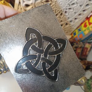 Caja Nudo de Bruja
