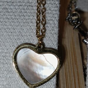 Collar corazón nácar