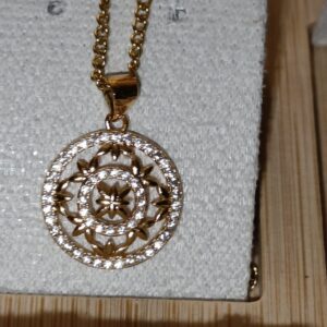 Collar hojas
