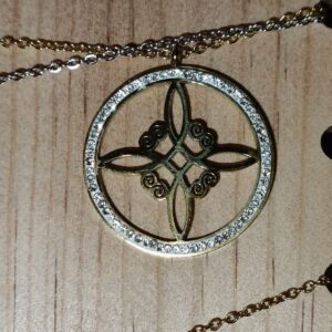 Collar Nudo de Bruja circulo de piedra dorado