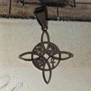 Collar Nudo de bruja y símbolos acero