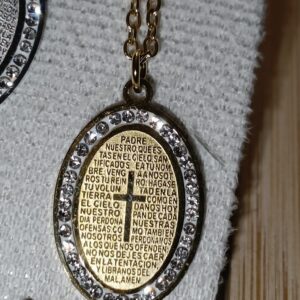 Collar medalla con padre nuestro dorada