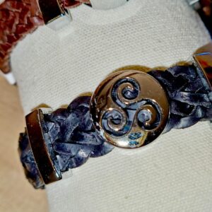 pulseras trisquel correa negra