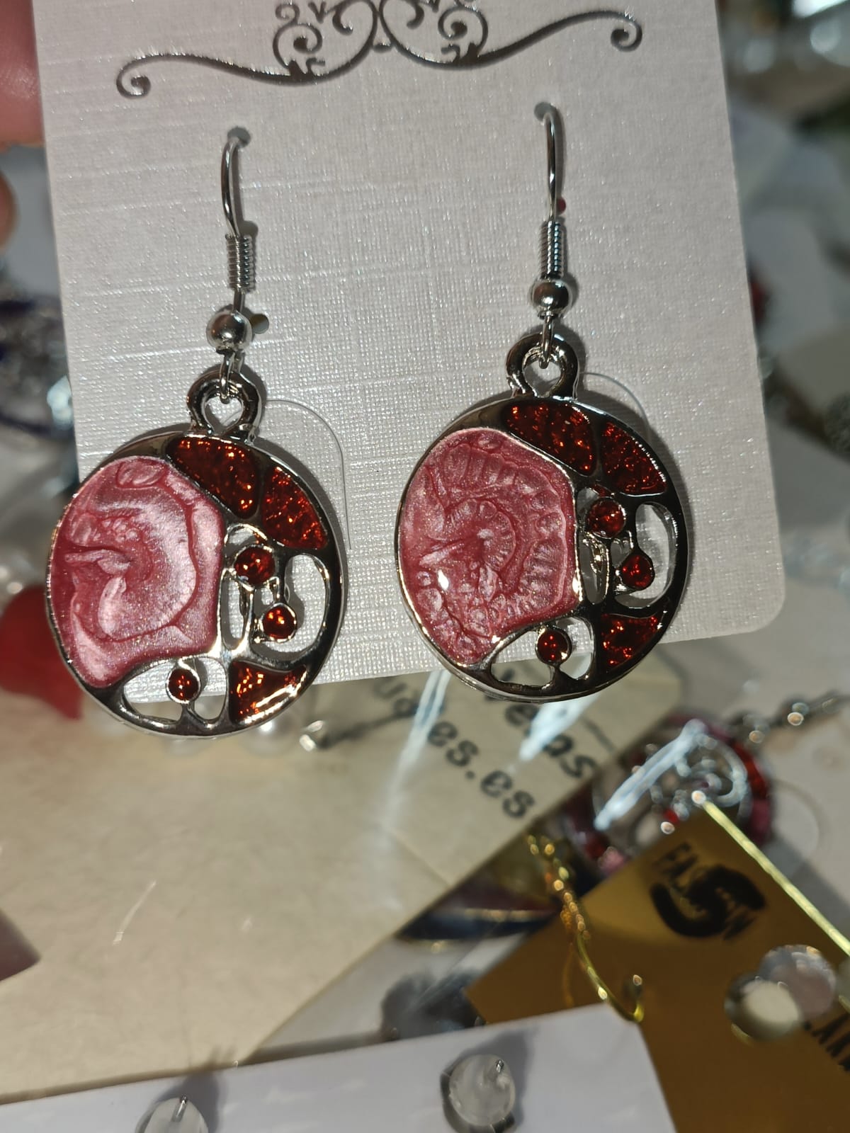 Pendientes rojo redondo