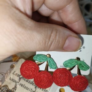 Pendientes rafia cereza