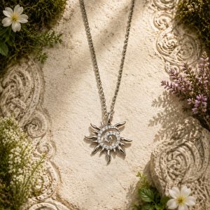 Collar espiral celta plateada