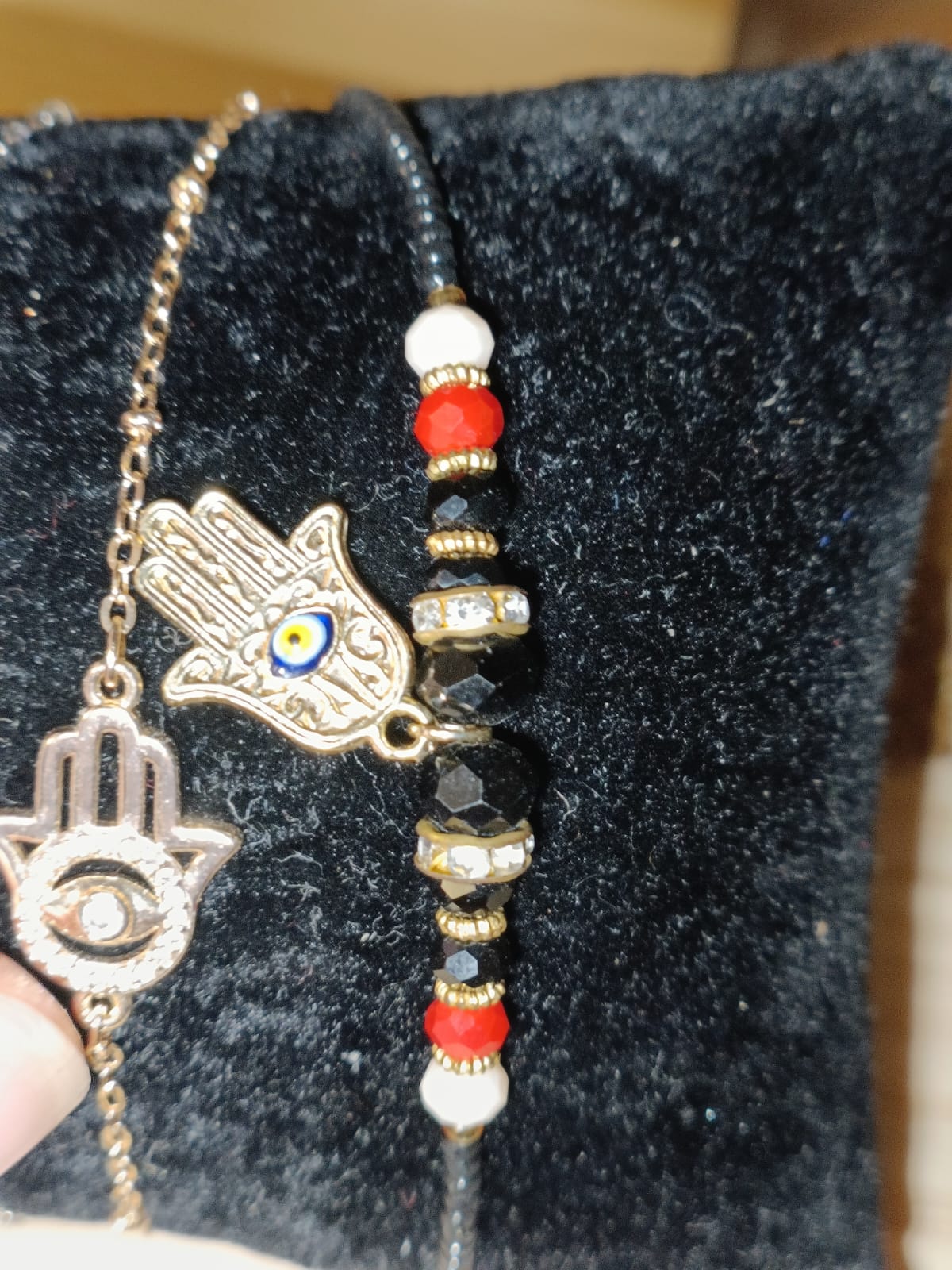 pulsera mano de Fátima con piedras colores