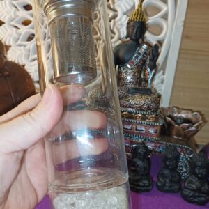 Botella con minerales