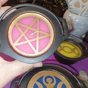 Caldero de hierro fundido con vela Pentagrama