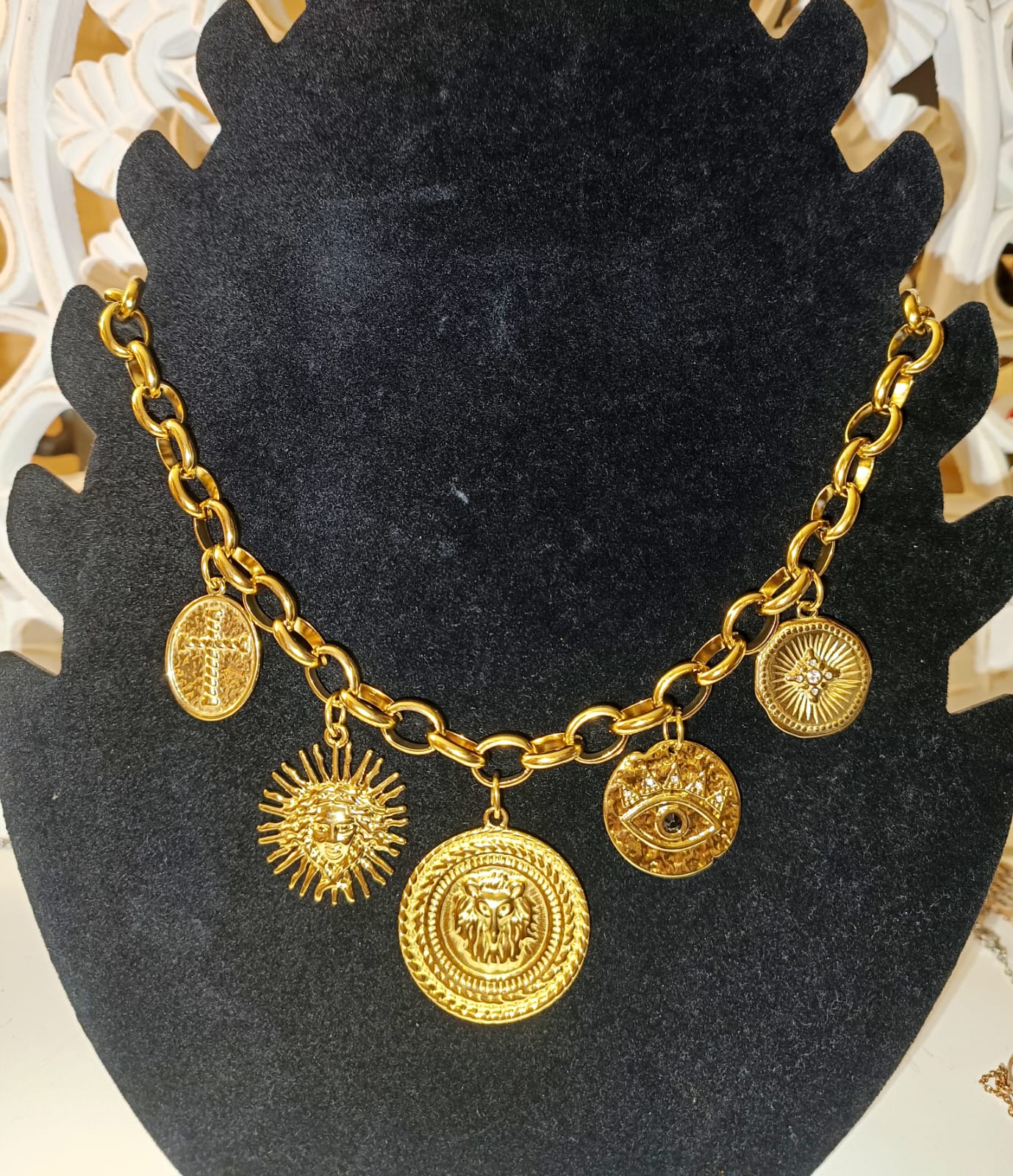Collar monedas dorado