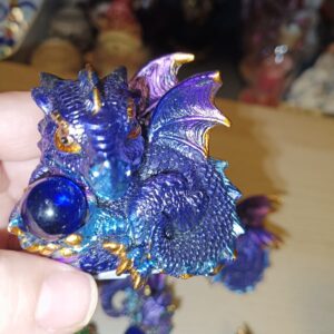 Dragón mediano morado