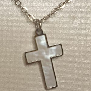 Collar Cruz de nacar