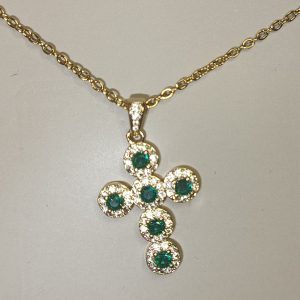 Collar Cruz con piedras verdes