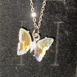 Collar mariposa amarilla