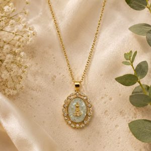 Collar Virgen de la Caridad del Cobre, nacarado verde