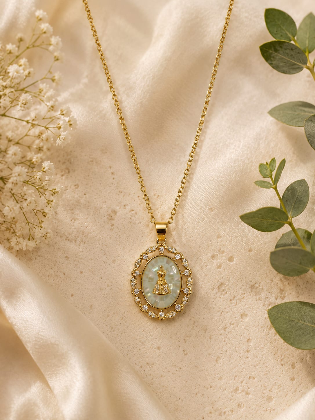 Collar Virgen de la Caridad del Cobre, nacarado verde