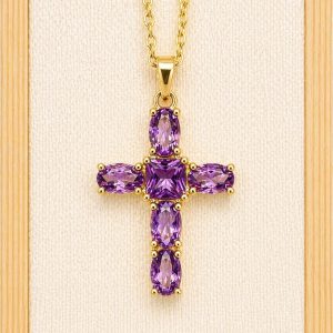 Collar Cruz piedras moradas
