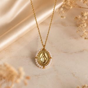 Medalla Virgen Milagrosa con perlas