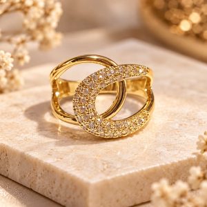 Anillo Dorado con Circonitas y Baño de Rodio N.18