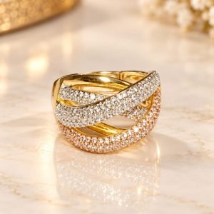 Anillo Entrelazado Tricolor con Circonitas adaptable