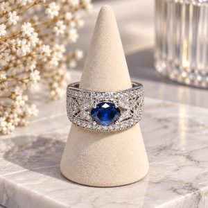 Anillo Plateado con Piedra Azul, circonitas y baño de rodio N.18