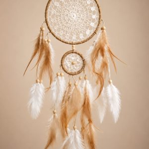 Atrapasueños Beige y Blanco con Plumas – Decoración Boho de Pared